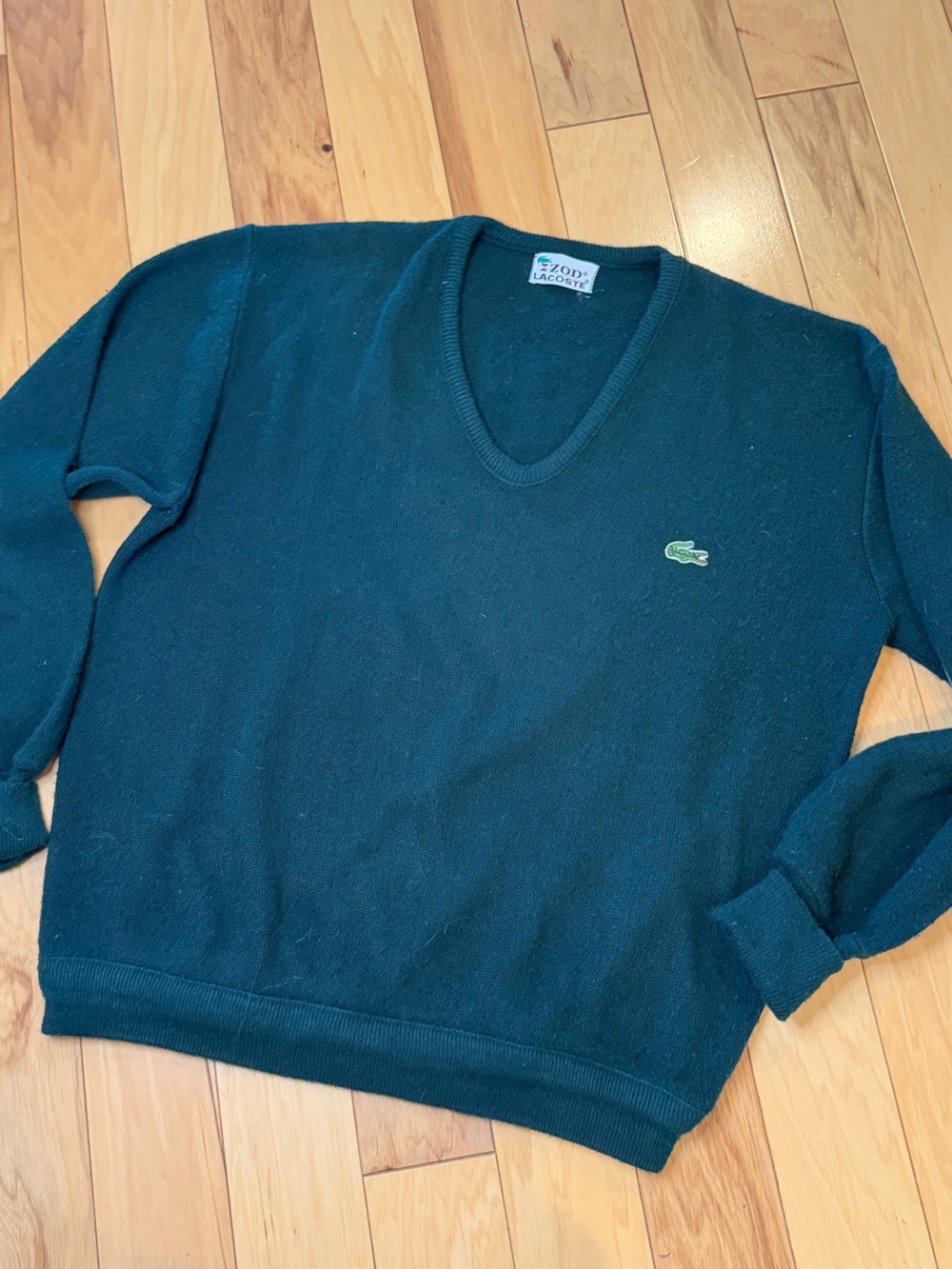 Vintage IZOD Lacoste Green V-Neck Sweater Crocodile Logo Preppy USA 80s 90s